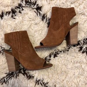 Dolce Vita Padma Dark Saddle Suede